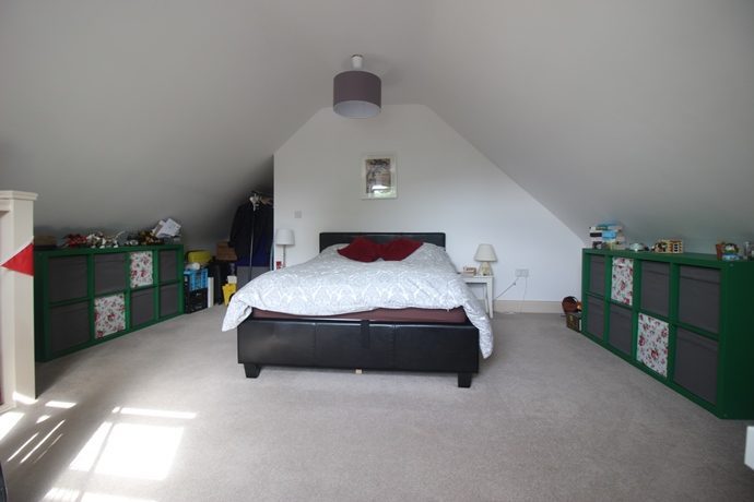 bedroom(s)