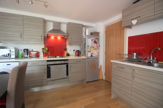 kitchen(s)